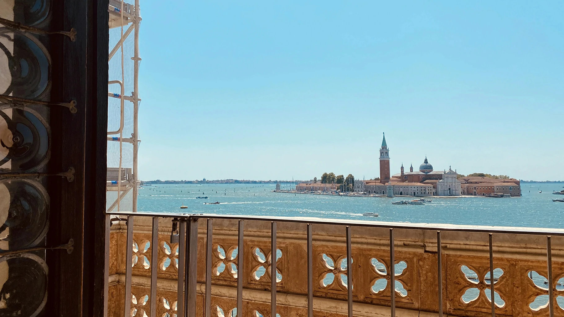Doge's Palace Guided Tour with Gondola Ride