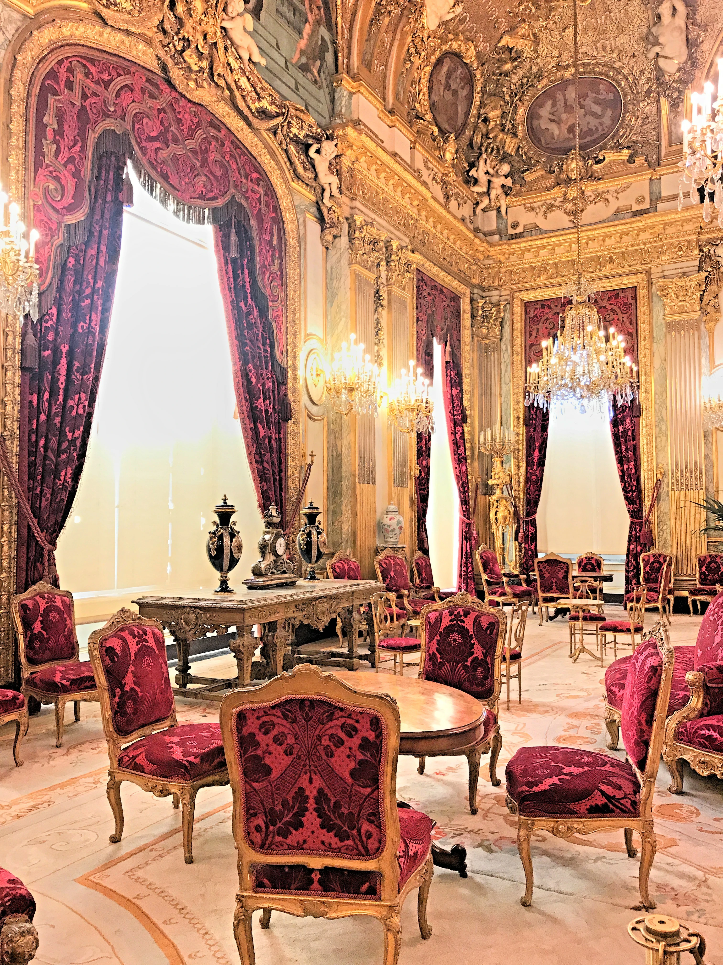 Louvre Museum Ultimate Tour in Paris