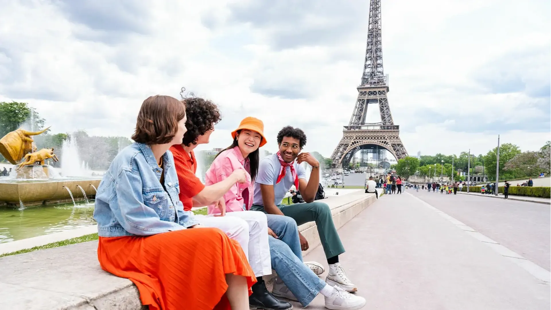 Paris Walking Tour from Louver to Latin Quarter